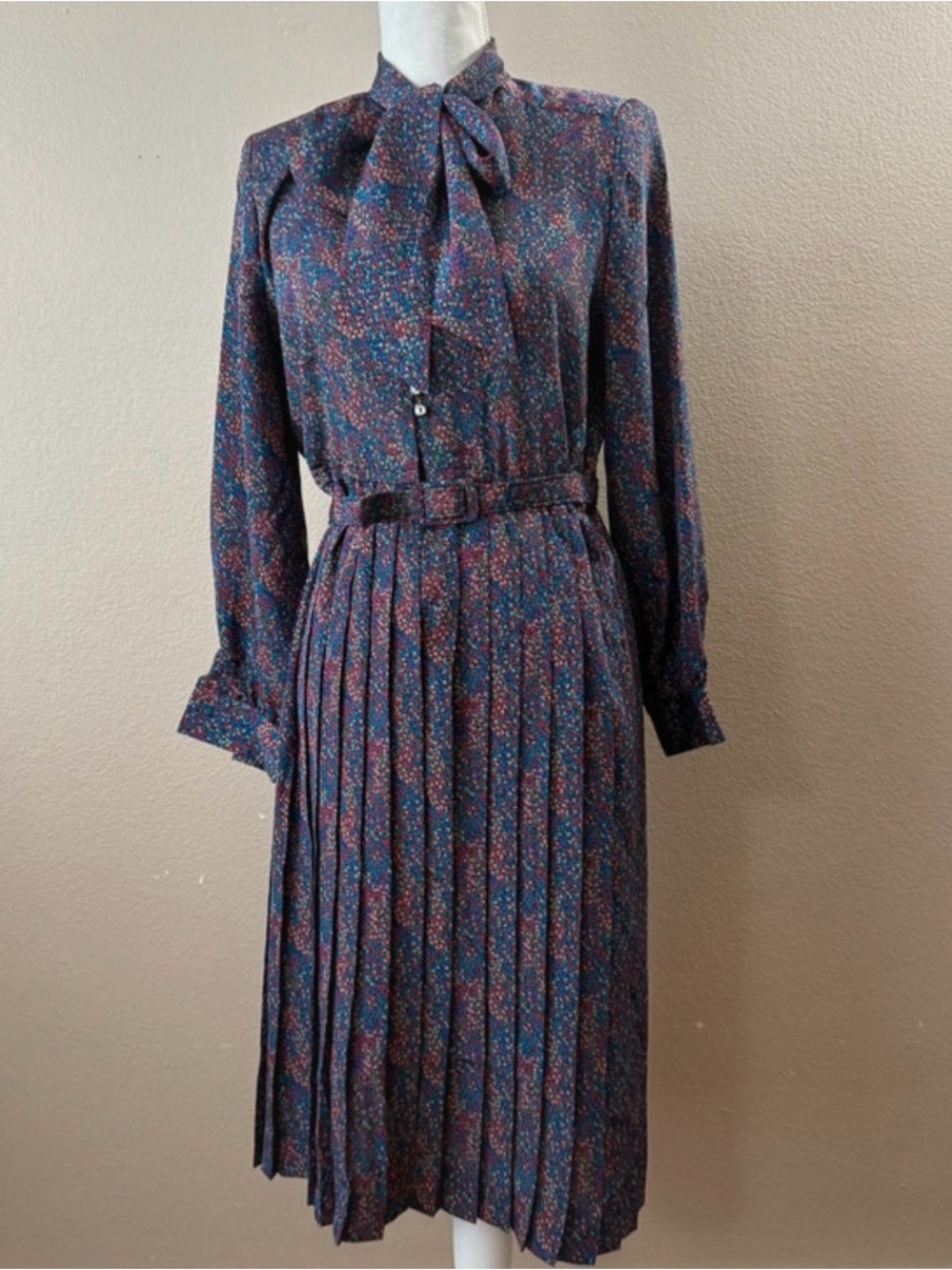 Women's Navy Floral Tie-Neck Pleated Dress